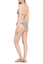 Carica l'immagine nel visualizzatore di Gallery, Bikini con reggiseno a triangolo
