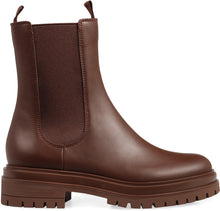 Carica l'immagine nel visualizzatore di Gallery, Chelsea boots in pelle
