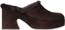 Carica l'immagine nel visualizzatore di Gallery, Mules in suede

