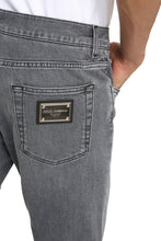 Carica l'immagine nel visualizzatore di Gallery, Jeans slim fit a 5 tasche
