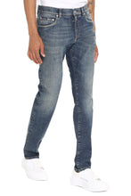 Carica l'immagine nel visualizzatore di Gallery, Jeans slim fit a 5 tasche
