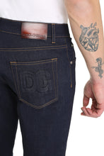 Carica l'immagine nel visualizzatore di Gallery, Jeans slim fit a 5 tasche
