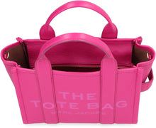 Carica l'immagine nel visualizzatore di Gallery, The Small Tote Bag in pelle
