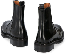 Load image into Gallery viewer, Leather Chelsea boots

