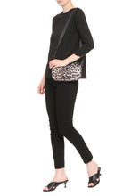 Carica l'immagine nel visualizzatore di Gallery, T-shirt a maniche lunghe in cotone stretch
