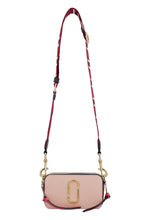 Carica l'immagine nel visualizzatore di Gallery, Mini borsa a tracolla Snapshot in pelle
