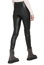 Carica l'immagine nel visualizzatore di Gallery, Leggings in ecopelle
