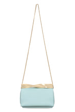Carica l'immagine nel visualizzatore di Gallery, Clutch Twist in pelle
