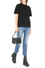 Carica l'immagine nel visualizzatore di Gallery, T-shirt girocollo in cotone
