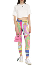 Carica l'immagine nel visualizzatore di Gallery, T-shirt crop con logo
