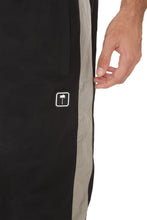 Carica l'immagine nel visualizzatore di Gallery, Track-pants in tessuto tecnico
