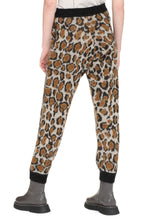 Carica l'immagine nel visualizzatore di Gallery, Pantaloni in maglia con motivo animalier
