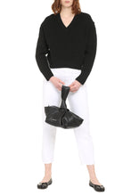 Carica l'immagine nel visualizzatore di Gallery, Pullover con scollo a V
