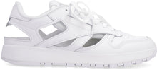 Carica l'immagine nel visualizzatore di Gallery, MM x Reebok - Sneakers low-top Tabi in pelle
