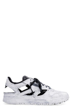 Carica l'immagine nel visualizzatore di Gallery, MM x Reebok - Sneakers low-top Tabi in pelle
