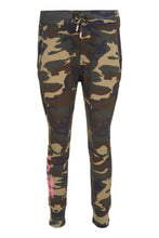 Carica l'immagine nel visualizzatore di Gallery, Pantaloni in cotone stampa camouflage

