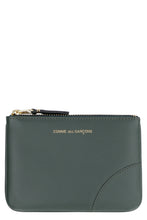 Load image into Gallery viewer, Logo detail flat leather pouch
