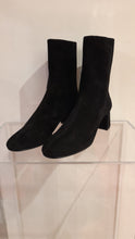 Load image into Gallery viewer, Suede ankle boots
