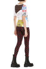 Carica l'immagine nel visualizzatore di Gallery, T-shirt con scollo a V
