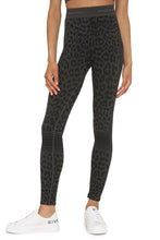 Carica l'immagine nel visualizzatore di Gallery, Leggings in jersey tecnico
