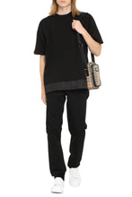 Carica l'immagine nel visualizzatore di Gallery, T-shirt girocollo in cotone
