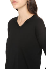 Carica l'immagine nel visualizzatore di Gallery, Pullover Uncino in maglia con scollo a V
