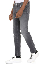 Carica l'immagine nel visualizzatore di Gallery, Jeans Skeith a 5 tasche
