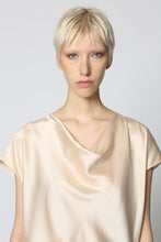 Carica l'immagine nel visualizzatore di Gallery, Blusa in seta
