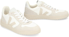 Carica l'immagine nel visualizzatore di Gallery, Sneakers low-top V-10
