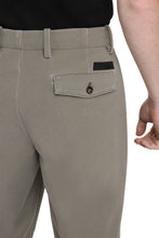 Carica l'immagine nel visualizzatore di Gallery, Pantaloni Weekend in nylon tecnico
