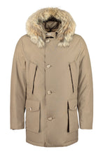 Carica l'immagine nel visualizzatore di Gallery, Parka Arctic con cappuccio bordato in pelliccia
