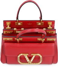 Carica l'immagine nel visualizzatore di Gallery, Valentino Garavani - Borsa Rockstud Alcove a mano in pelle
