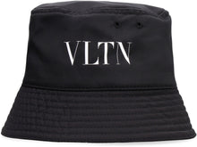 Carica l'immagine nel visualizzatore di Gallery, Valentino Garavani - Cappello da pescatore
