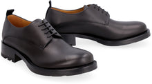 Carica l'immagine nel visualizzatore di Gallery, Valentino Garavani - Scarpe derby Roman Stud in pelle
