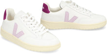 Carica l'immagine nel visualizzatore di Gallery, Sneakers low-top V-12
